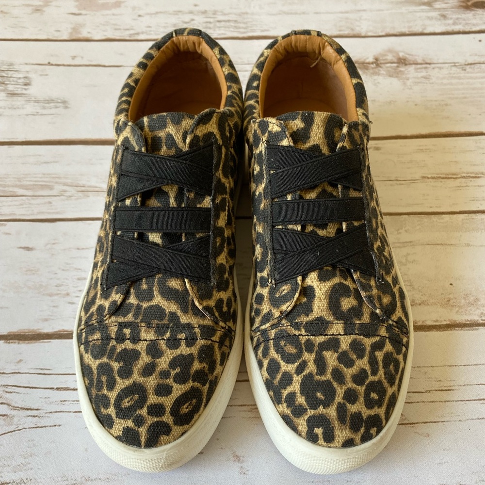 REPORT Leopard Print Slip On Sneaker. Size 6.5